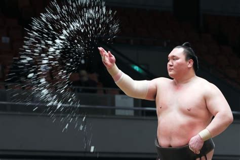 SUMO/ Top sumo wrestler Hakuho infected with coronavirus--JSA : The Asahi Shimbun