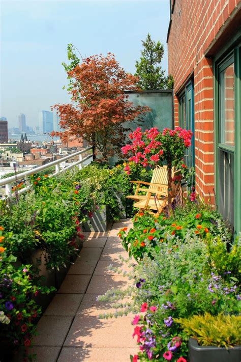 30 Brilliant Urban Garden Ideas To Maximize The Smallest Spaces