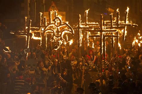 Lewes Bonfire Night celebrations - Mirror Online