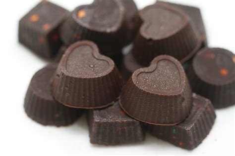 How to Make Chocolate Hearts for Valentine's Day: 6 Steps