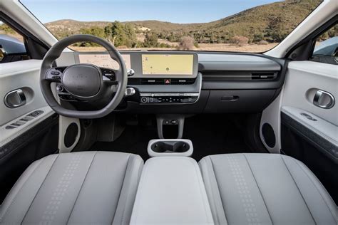 2025 Hyundai Ioniq 5: 127 Interior Photos | U.S. News