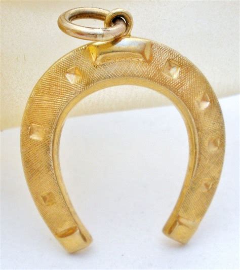 18K Yellow Gold Horseshoe Charm / Pendant Vintage | Horseshoe charm, Vintage necklace, Horseshoe