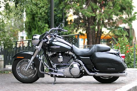 Ficheiro:Harley-Davidson Road King Custom 2006.jpg – Wikipédia, a enciclopédia livre