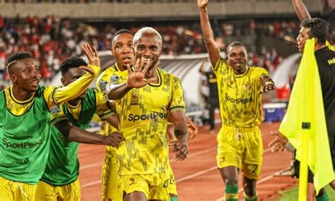 KARIAKOO DERBY: Nzengeli scores brace as Young Africans defeat Simba 5 ...