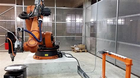 Can Robot milling replace a traditional CNC machine? - Phoenix Control