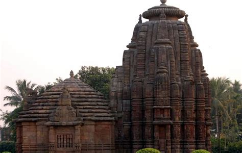 Pin on Temples and statues | Hindu temple, India travel, Capital city