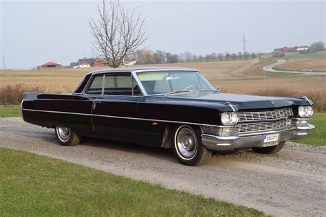 Cadillac Coupé De Ville V8 6,4 — 1963 on Bilweb Auctions