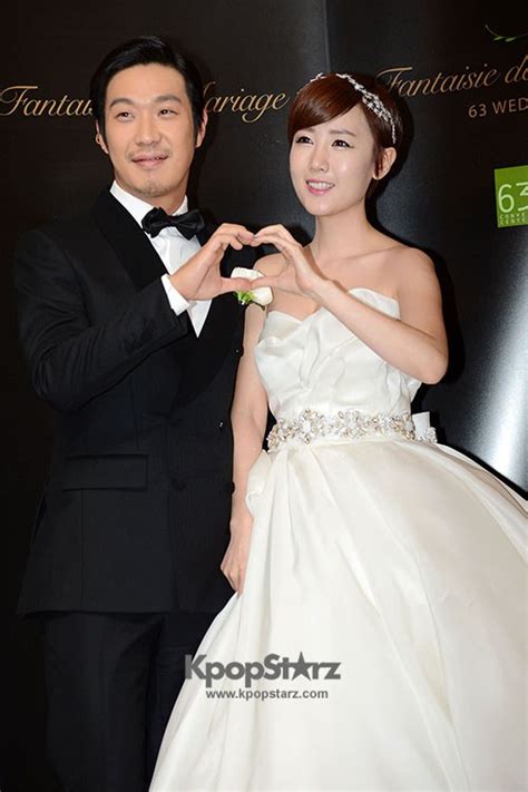 Haha Kisses his Bride Byul [PHOTOS] | KpopStarz