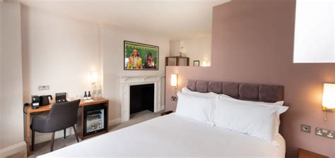 The Kings Arms Hotel, Surrey (Hampton). Expert reviews and highlights ...