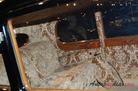 Bugatti type 41 Royale 1926-1933 (1933 limousine Park-Ward 4d), interior, Autopaedia ...