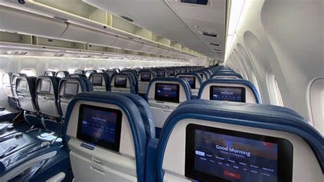 Interior of a Delta Airlines Boeing 767-300ER - YouTube