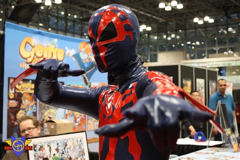 Spider-Man 2099 Cosplay - NYCC 2013 by ConMenWebSeries on DeviantArt