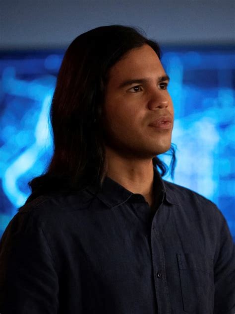 Cisco - The Flash Season 7 Episode 5 - TV Fanatic