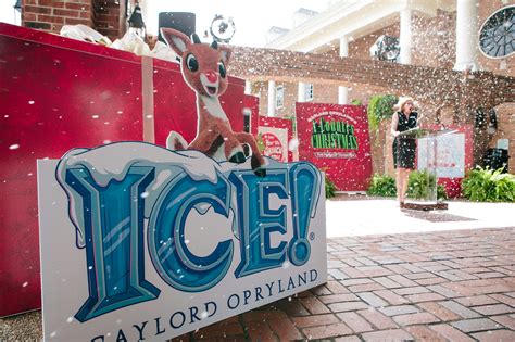 Gaylord Opryland Resort Starts Christmas Preparations In July - FOCUS ...