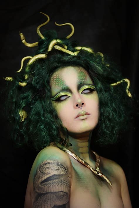 Medusa | Amazing halloween makeup, Halloween makeup looks, Halloween ...