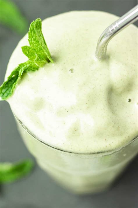 Creamy Minty Wheatgrass Smoothie (that doesn't taste like wheatgrass ...