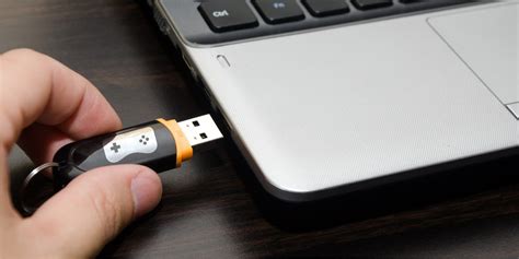 10 Practical Uses for a USB Flash Drive You Didn't Know About