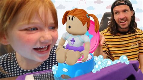 BABY ADLEY Roblox Day Care!! Dad is the Nursery Boss! new playing, feeding, and potty training ...