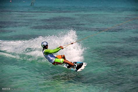 Water skiing competitions in Kish