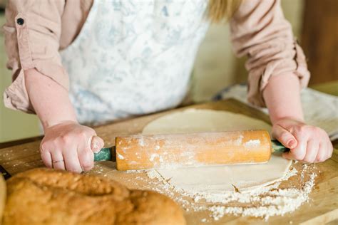 Our Family Go-To Recipe for Apple Pie - Amanda Zurface