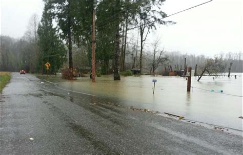 Floods north of Seattle trigger evacuations along Skagit River ...