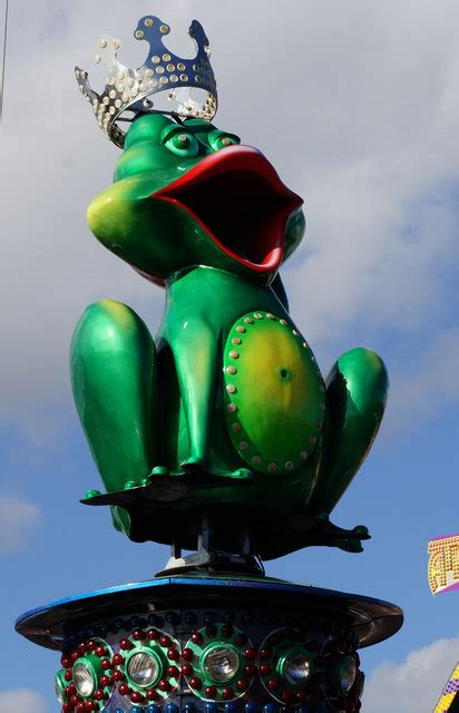 A Crazy Frog at Hull Fair © Ian S cc-by-sa/2.0 :: Geograph Britain and Ireland
