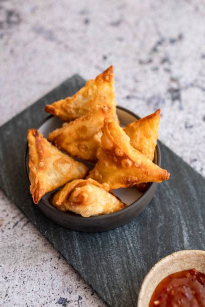 1,000+ Deep Fried Samosas Stock Photos, Pictures & Royalty-Free Images ...