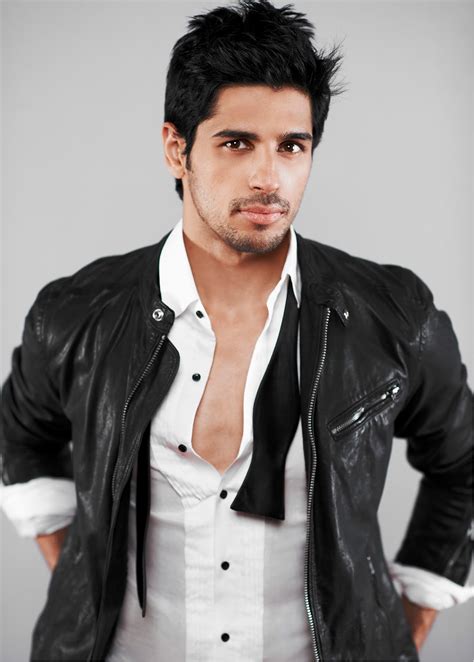 Sidharth Malhotra Wiki, Age, Family, Movies, HD Photos, Biography, and ...