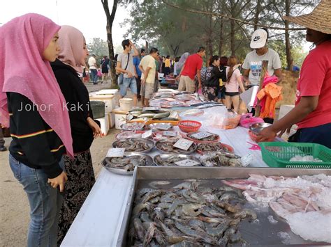 Where to Buy Fresh Fish in JB. Pasar Ikan Bakar Batu in Permas Jaya ...