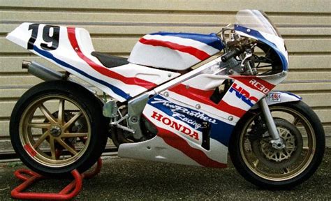 Honda RC30 Racer Photos