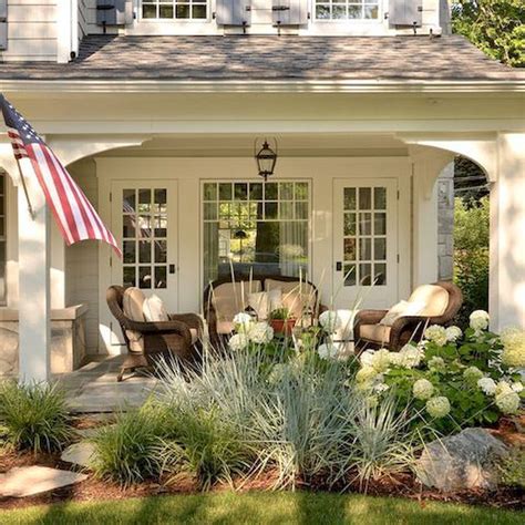 26 Low Maintenance Front Yard Landscaping Ideas | Porch landscaping ...