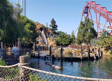 Timber Mountain Log Ride | Water Ride at Knotts Berry Farm | Parkz - Theme Parks