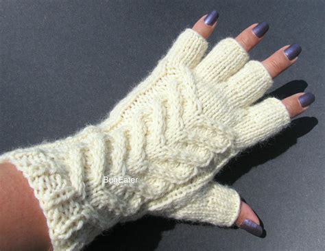 Women's Fingerless Gloves, Wool Gloves, Cable Knit Gloves on Luulla