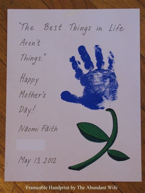 Handprint Flower Crafts: Pretty Spring Decor & Perfect for Mother's Day ...