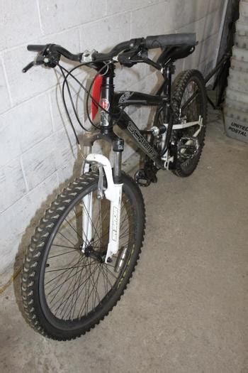 Schwinn S-25 Mountain Bike | Property Room