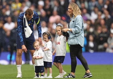 Harry Kane on Twitter: "The support we've had this season and especially in the last few weeks ...