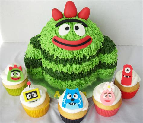 Brobee Cake & Yo Gabba Gabba Cupcakes - CakeCentral.com