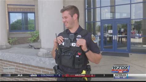 Huntsville Police staying cool with "outercarrier" vests - YouTube