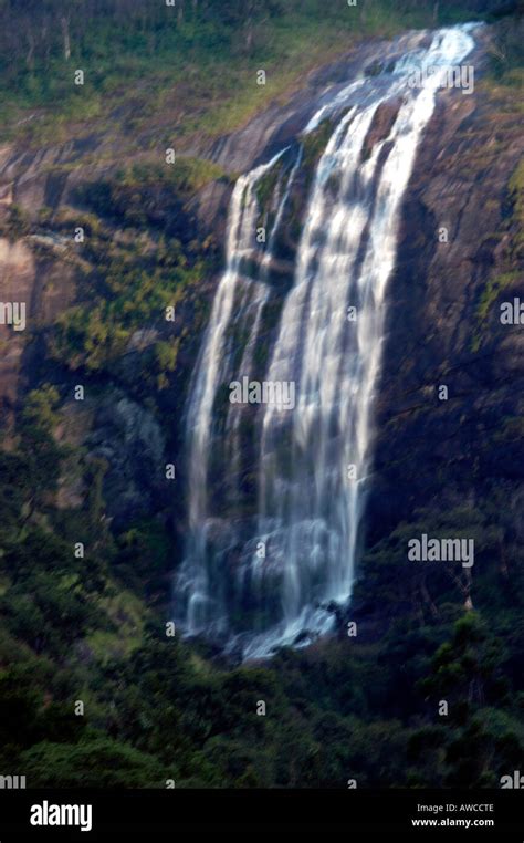 WATERFALLS ON THE MUNNAR POLLACHI ROAD NEAR OLD MUNNAR Stock Photo - Alamy