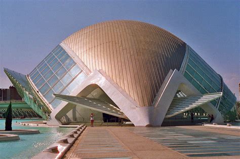 Paris Has a Brutal(ist) Side | Santiago calatrava, Pavilion ...