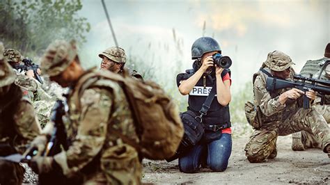 How To Become a War Correspondent - Photojournalists on war