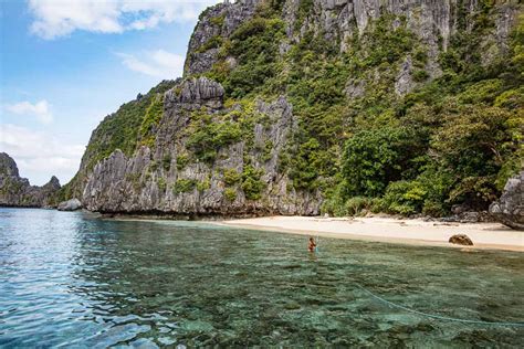 Looking for an El Nido Tour? Cruise El Nido with Ape Tours Palawan!