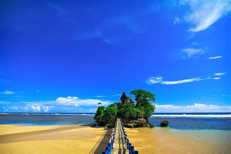 Daftar Pantai - Pantai Di Malang - LiburMulu.Com