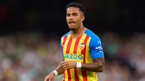 Bournemouth transfer move: Justin Kluivert completes switch to Vitality ...