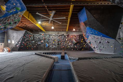 Hangar 18 - California's Most Affordable Indoor Rock Climbing Gyms