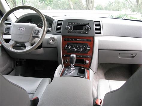 2007 Jeep Grand Cherokee - Interior Pictures - CarGurus