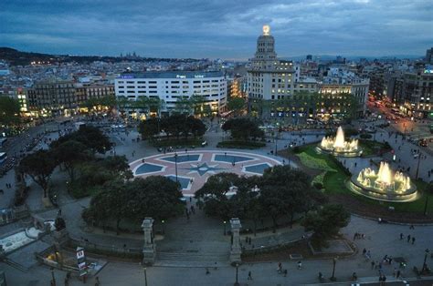 Plaça Catalunya - The main square in Barcelona