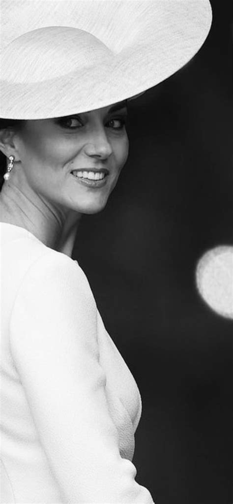 Pin by Photo pin. on Catherine Middleton Black n White. | Kate ...