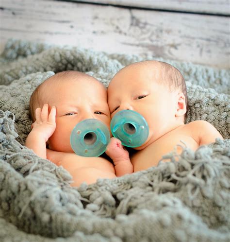 Loving Life: Our Twin Boys - Newborn Photos (2 Weeks Old)