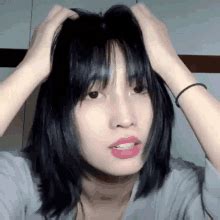 Momo Funny Momo Weird GIF - Momo Funny Momo Weird Momo Twice - Discover & Share GIFs